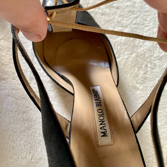 Manolo Blahnik | ‘Brouge’ Vintage 90s Black T-strap Heels | Sz 38 - Picture 7 of 9